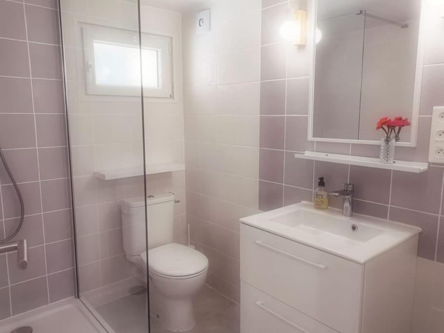 Belle Dependance De 30M2 Avec Terrasse Et Jardin Apartment Villeneuve-les-Avignon Ngoại thất bức ảnh