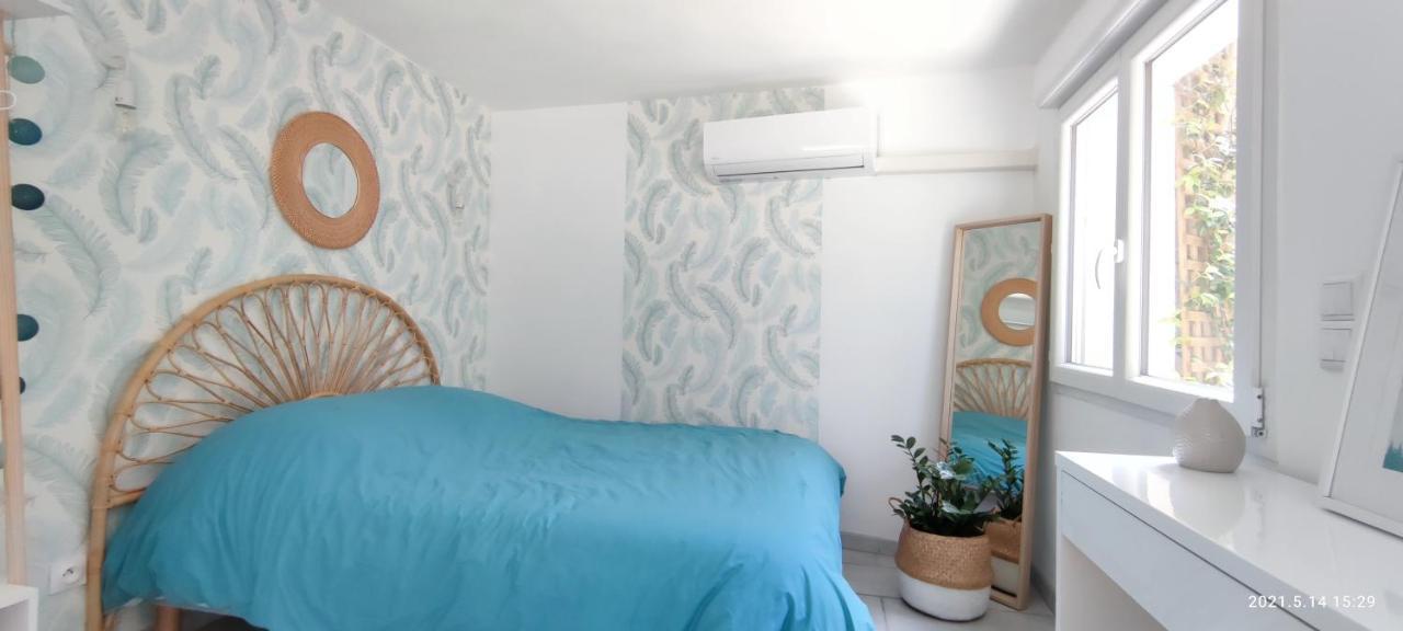 Belle Dependance De 30M2 Avec Terrasse Et Jardin Apartment Villeneuve-les-Avignon Ngoại thất bức ảnh