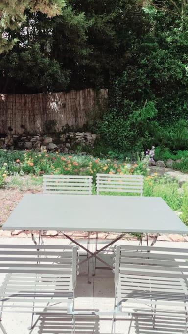 Belle Dependance De 30M2 Avec Terrasse Et Jardin Apartment Villeneuve-les-Avignon Ngoại thất bức ảnh